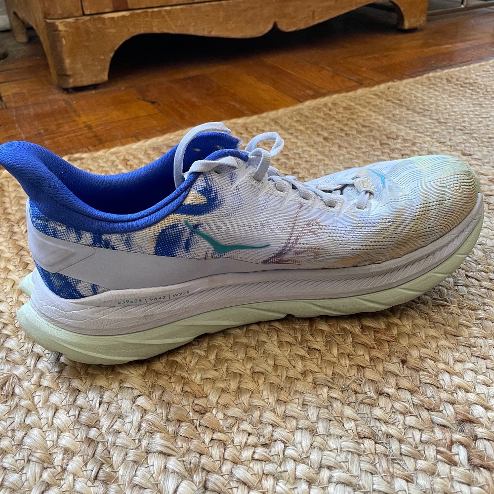 HOKA ONE ONE Men’s Mach 4 Size 10.5 Limited release tie-dye colorway